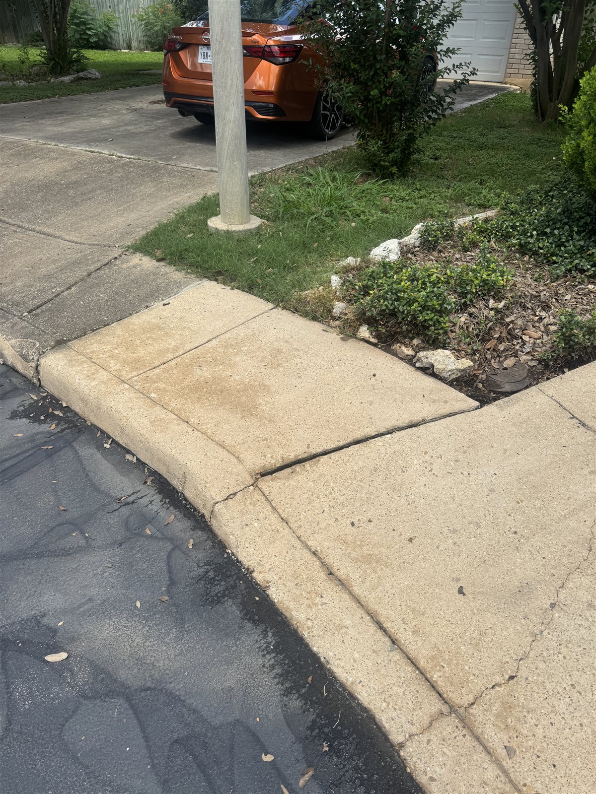 Concrete Curb & Approach after pressure washing in San Antonio